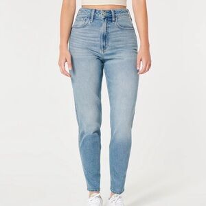 NWT 🦋CURVY ULTRA HIGH-RISE MEDIUM WASH MOM JEANS 🦋Size 18 !!